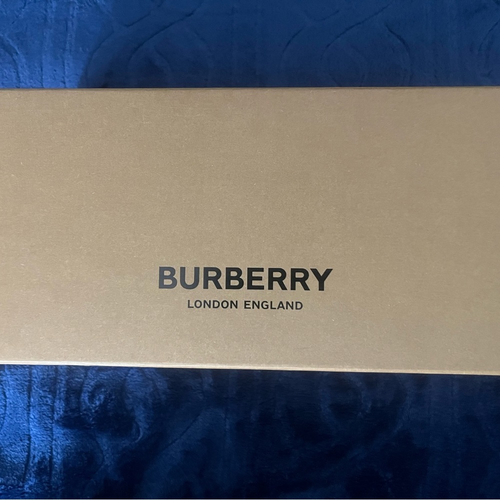 Brand New Burberry Check Slides - Picture 1 of 8